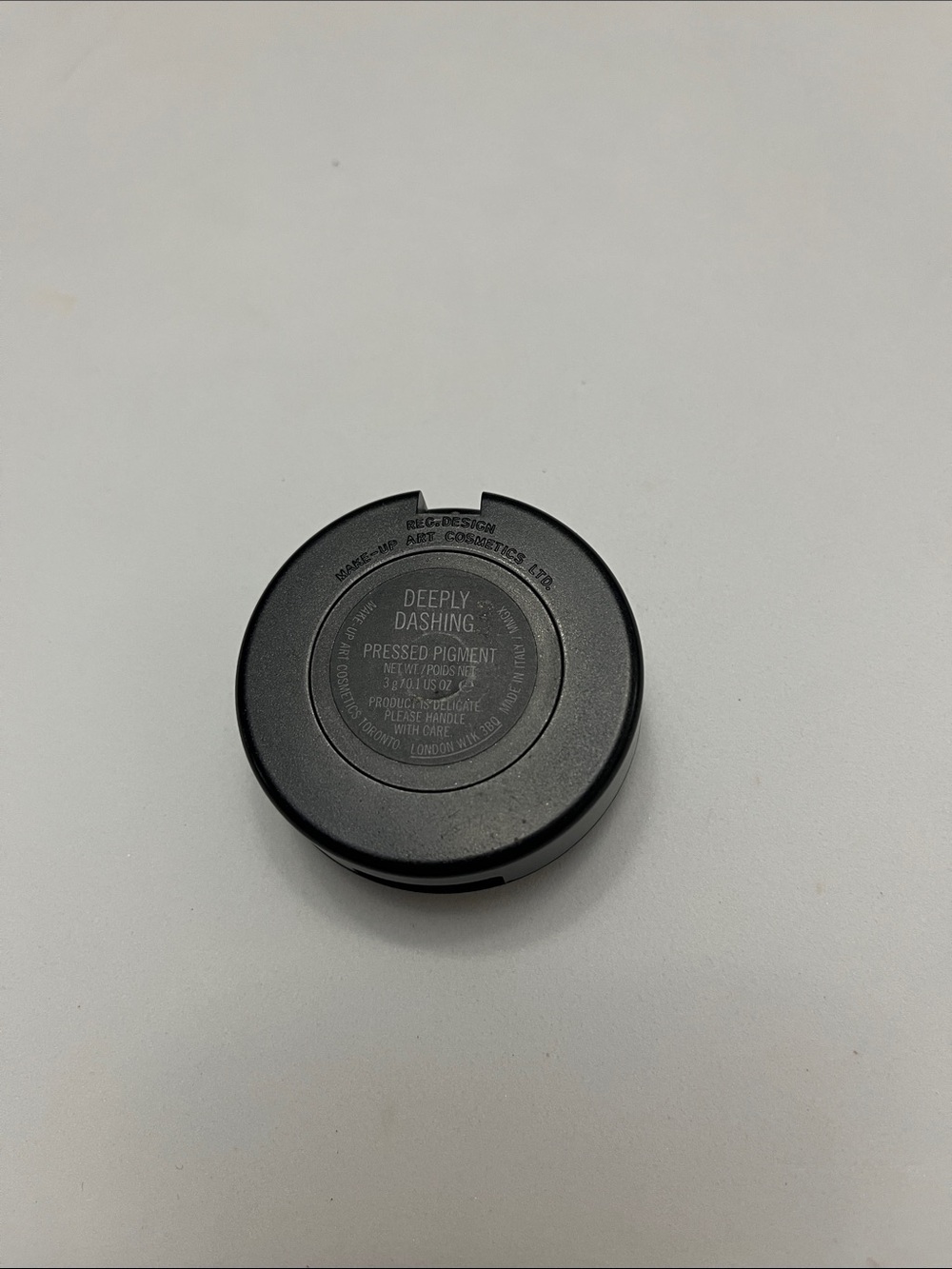 MAC Cosmetics Pressed Pigment in Deeply Dashing - Picture 2 of 3